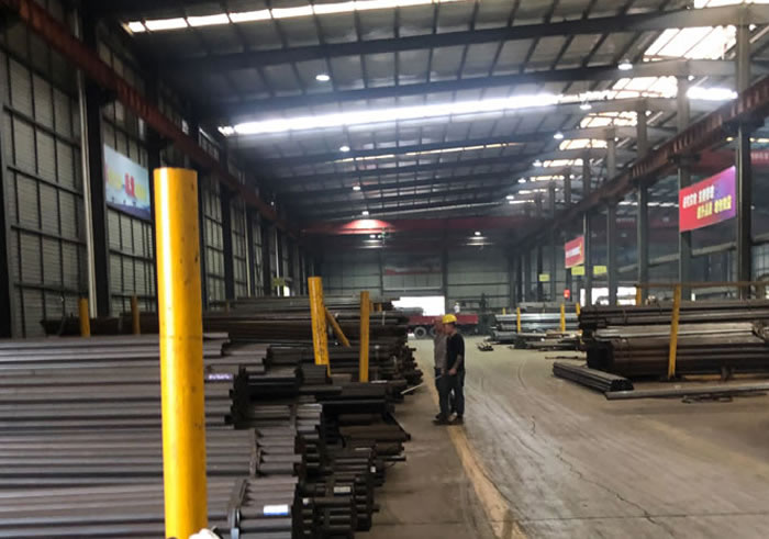 鋼管原料堆放區